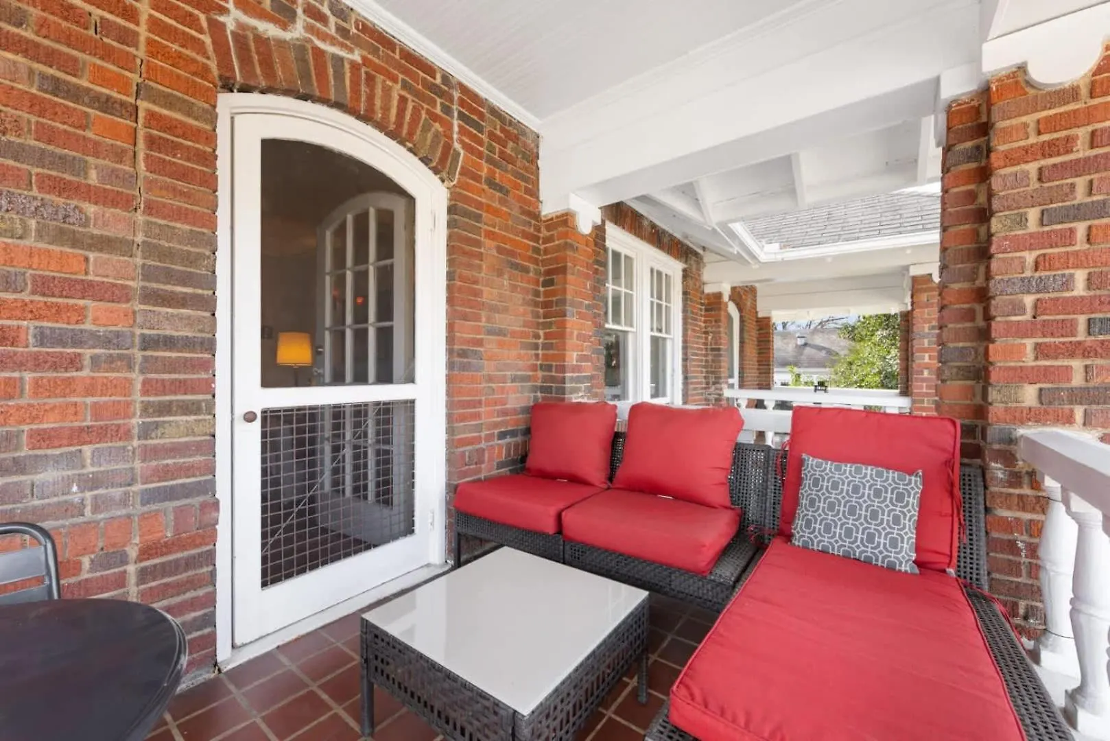 Holiday home Well Located 1 Bedroom In Elizabeth With Covered Porch Charlotte