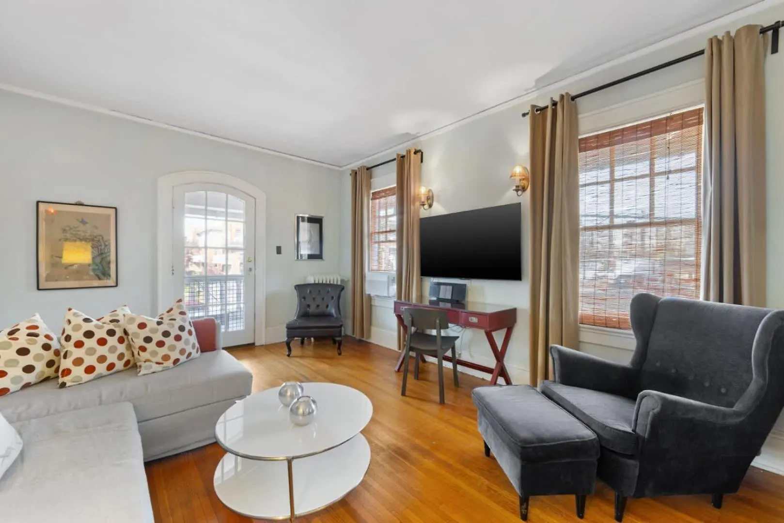 Well Located 1 Bedroom In Elizabeth With Covered Porch Charlotte