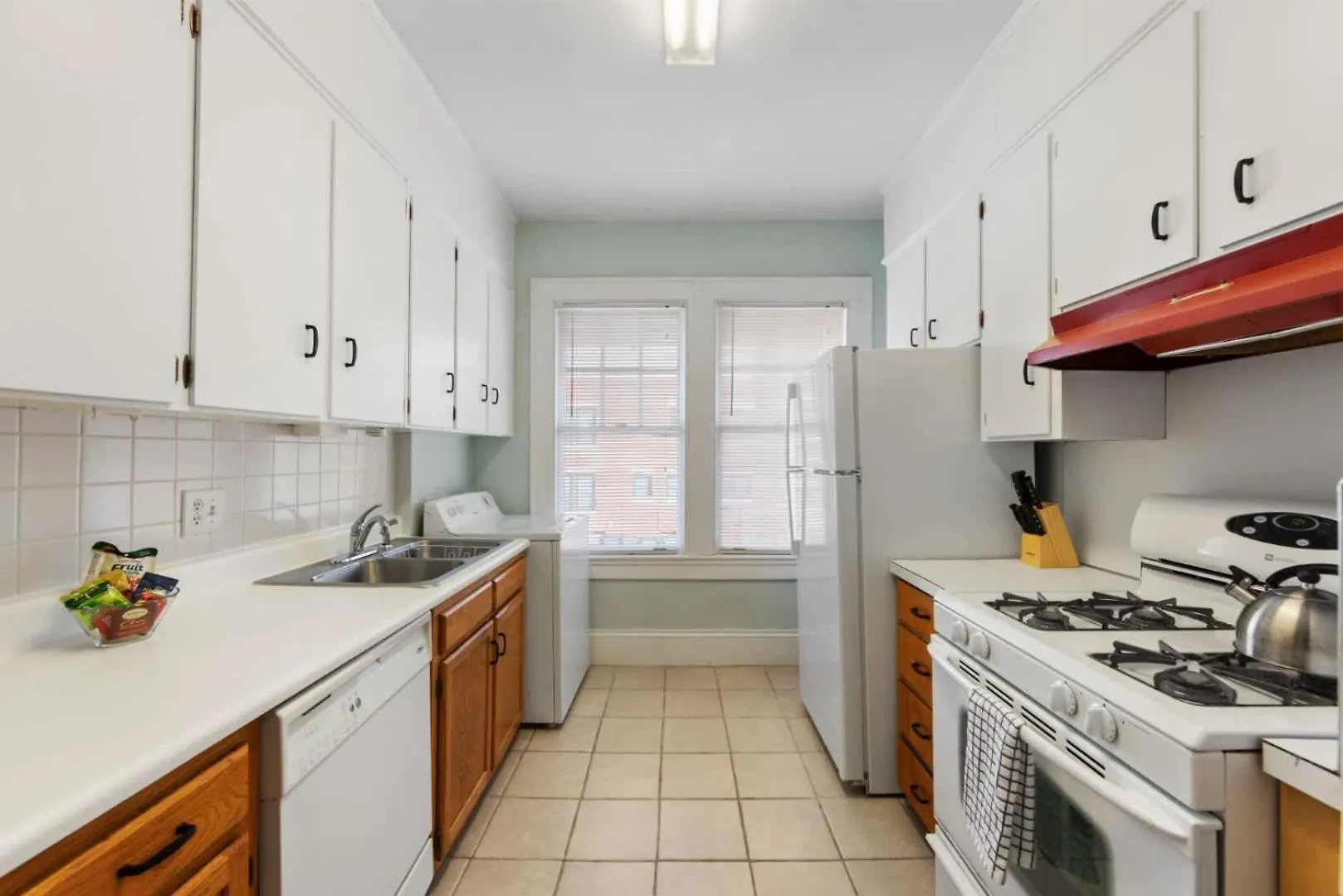 Well Located 1 Bedroom In Elizabeth With Covered Porch Charlotte